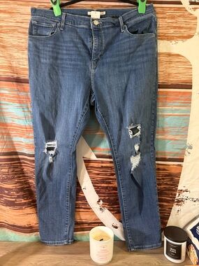 Levi Strauss Women’s Classic Distressed Skinny Jeans in Blue